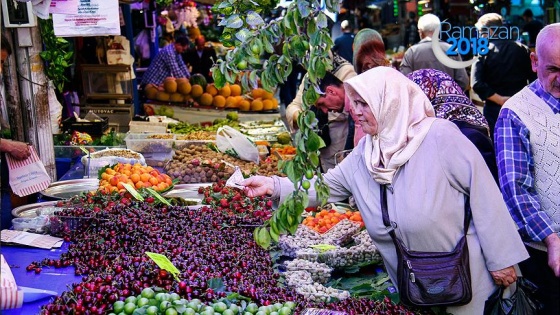 Çarşı pazarda Ramazan bereketi