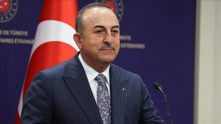 Çavuşoğlu, Türkiye'nin Hartum Büyükelçiliği personelinin Port Sudan'a ulaştığını bildirdi