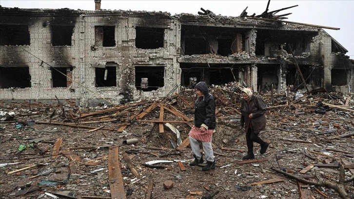 Çernigiv, Rus savaş uçaklarının bombardımanında ağır hasar gördü