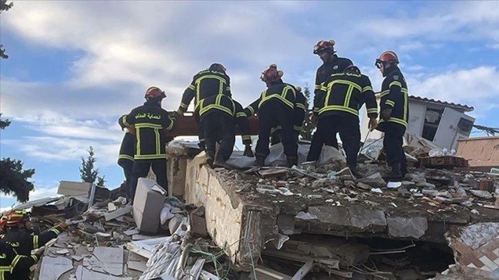 Cezayir'den 86 kişilik arama kurtarma ekibi Adıyaman'da