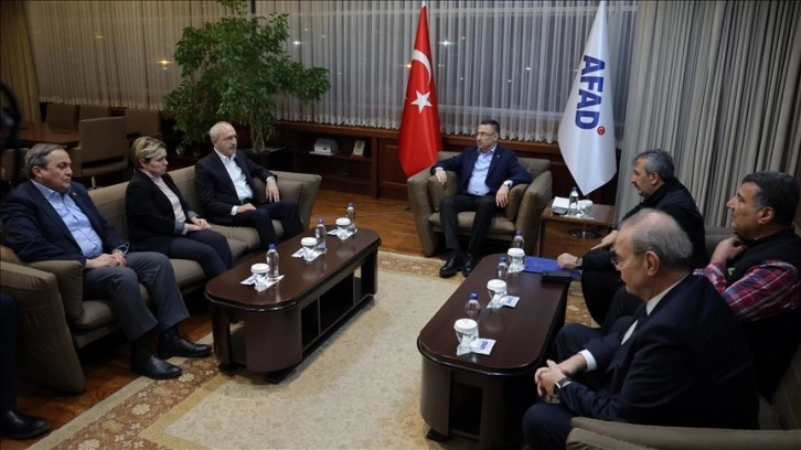 CHP Genel Başkanı Kılıçdaroğlu, AFAD Acil Durum Yönetim Merkezi'ni ziyaret etti