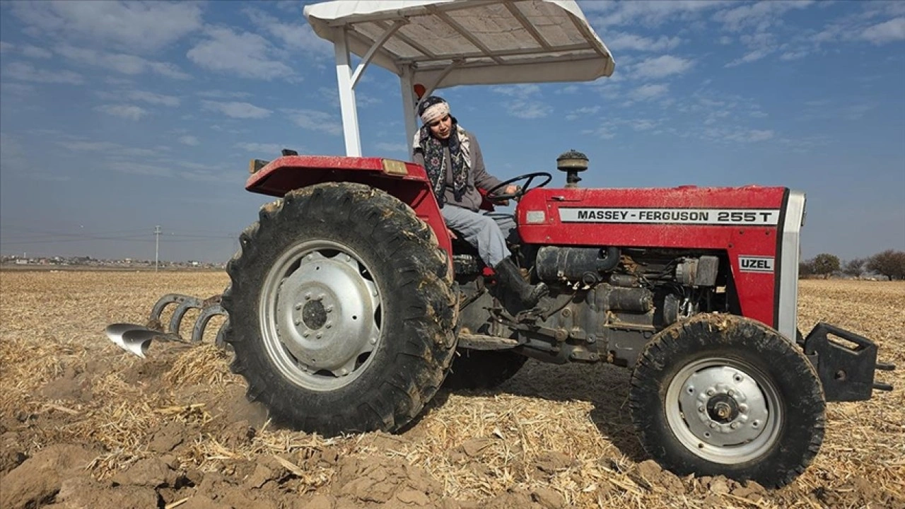 Çiftçi babanın en büyük destekçisi kızı oldu