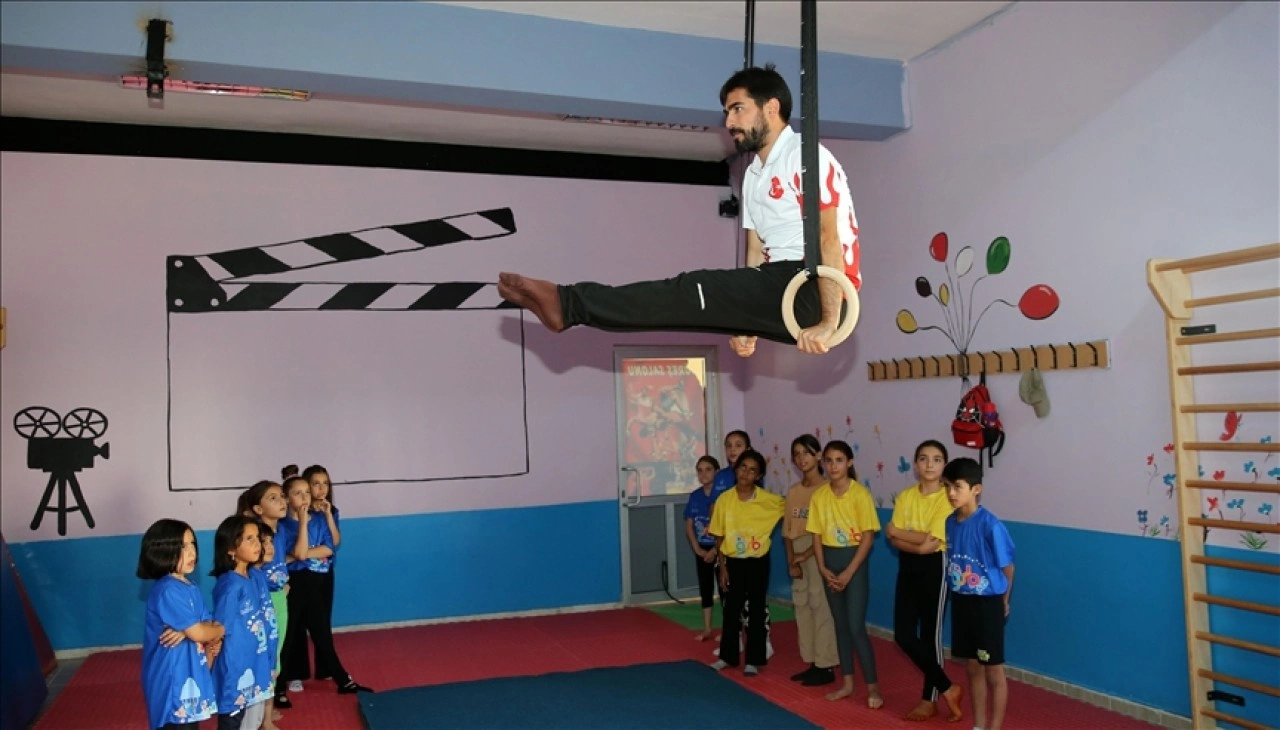 Cimnastiği müzikle buluşturan antrenör geleceğin sporcularını yetiştiriyor