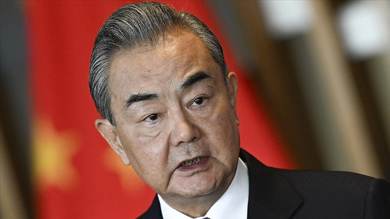 &Ccedil;in Dışişleri Bakanı Vang'dan Orta Doğu'da &ccedil;atışmalara son verilmesi ve ateşkes &ccedil;ağrısı