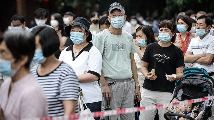 Çin'de son 24 saatte 1917, Hong Kong'da 280 Kovid-19 vakası tespit edildi