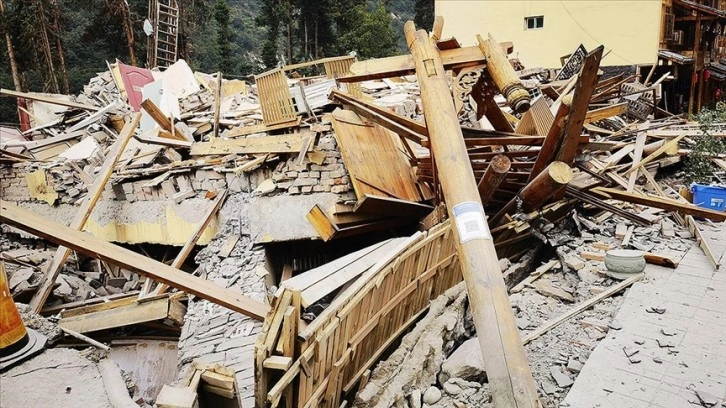 Çin'in Siçuan eyaletindeki depremde ölenlerin sayısı 65'e yükseldi