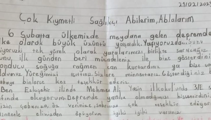 Çocuklardan deprem bölgesinde görev yapan sağlıkçılara