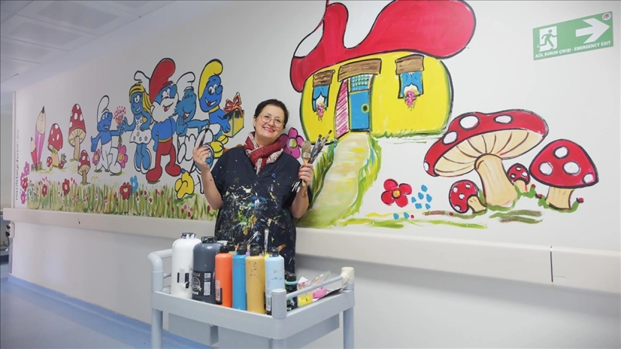 &Ccedil;ocukların moral bulması i&ccedil;in hastane duvarlarını resimlerle renklendirdi