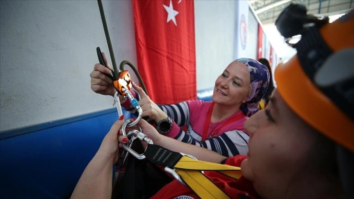 ÇOMÜ Acil Yardım ve Afet Yönetimi öğrencileri uygulamalı eğitimlerle deneyim kazanıyor