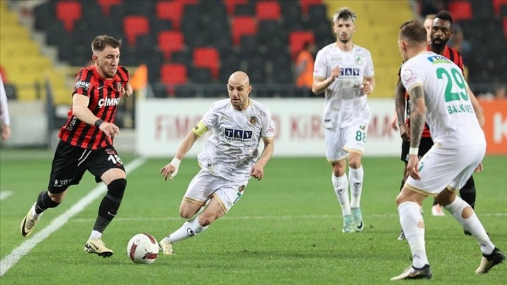 Corendon Alanyaspor Gaziantep FK'yı 3-0 yendi