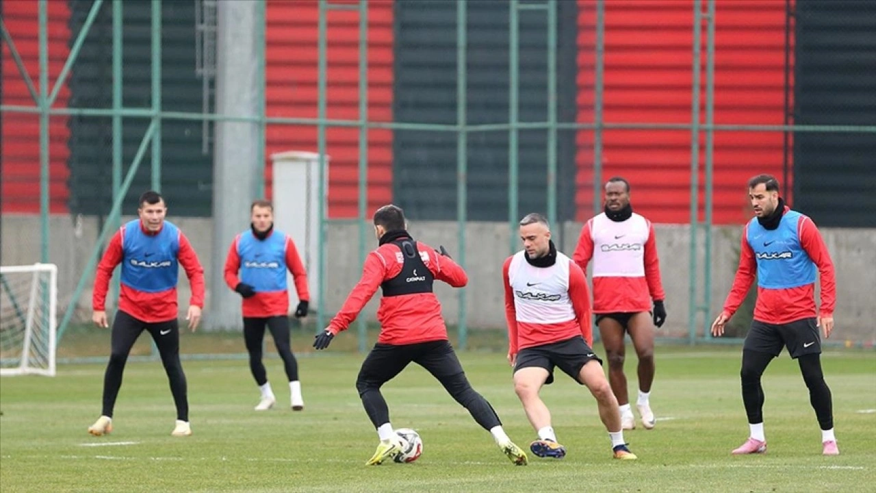 &Ccedil;orum FK, ligin ilk yarısını galibiyetle tamamlamak i&ccedil;in Erzurumspor FK ma&ccedil;ına &ccedil;ıkacak