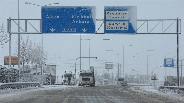 Çorum, Kastamonu, Çankırı, Amasya ve Sinop'ta kar etkili oluyor