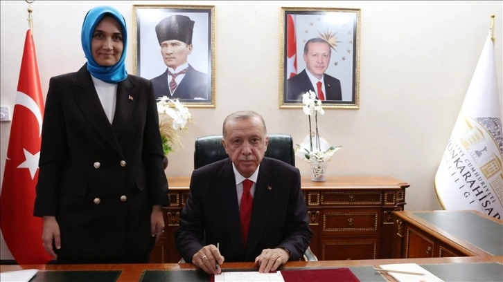 Cumhurbaşkanı Erdoğan, Afyonkarahisar Valiliğini ziyaret etti