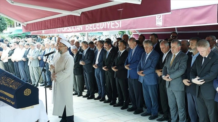 Cumhurbaşkanı Erdoğan, AK Parti Genel Başkan Yardımcısı Yazıcı'nın annesinin cenazesine katıldı
