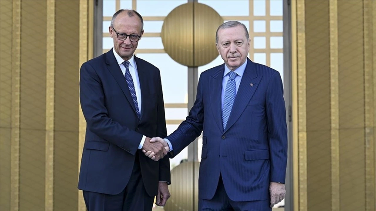 Cumhurbaşkanı Erdoğan, Almanya Başbakanı Merz'i resmi törenle karşıladı