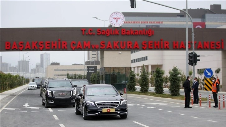 Cumhurbaşkanı Erdoğan, Başakşehir Çam ve Sakura Şehir Hastanesi'ni ziyaret etti