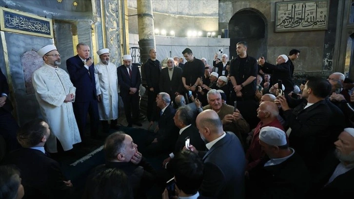 Cumhurbaşkanı Erdoğan, cuma namazını Ayasofya-i Kebir Cami-i Şerifi'nde kıldı