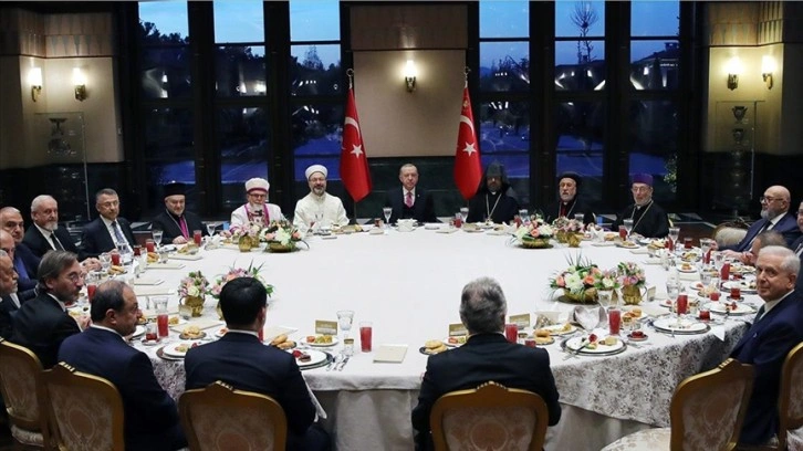 Cumhurbaşkanı Erdoğan dini azınlık temsilcileriyle iftarda bir araya geldi