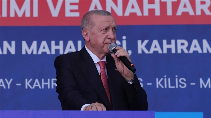 Cumhurbaşkanı Erdoğan: En kısa sürede asrın felaketinin şehirlerimizde açtığı yaraları sarmanın derdindeyiz