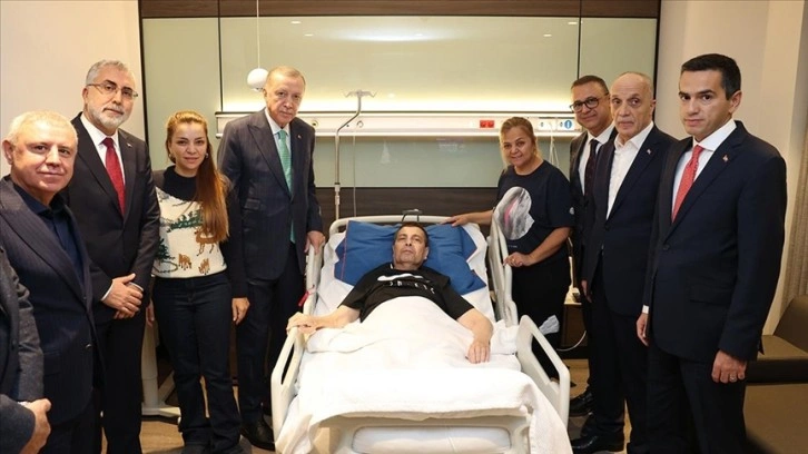 Cumhurbaşkanı Erdoğan, eski milletvekili Özcan ve sendikacı Kavlak'ı hastanede ziyaret etti