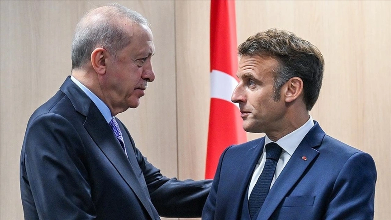 Cumhurbaşkanı Erdoğan, Fransa Cumhurbaşkanı Macron ile Fransa tarafının talebiyle telefonda görüştü