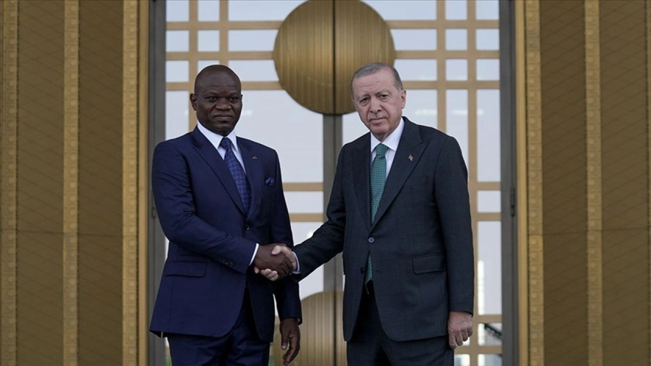 Cumhurbaşkanı Erdoğan, Gabon Cumhurbaşkanı Oligui Nguema'yı resmi törenle karşıladı