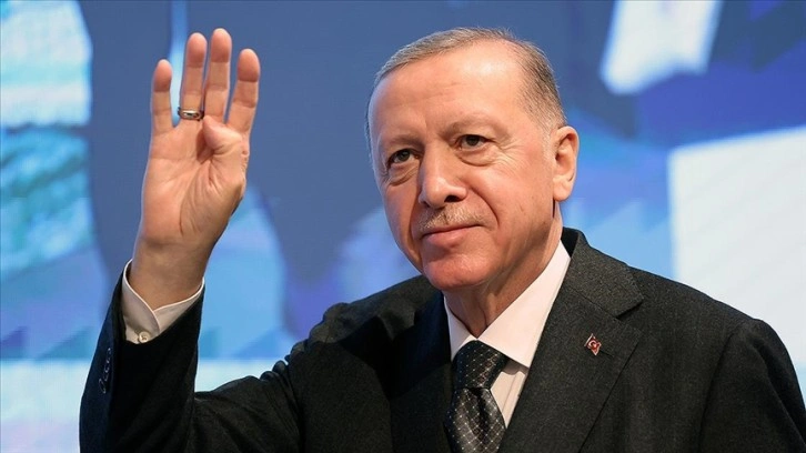 Cumhurbaşkanı Erdoğan: Gençlerimizi geleceğimizi emanet edeceğimiz cevherler olarak görüyoruz