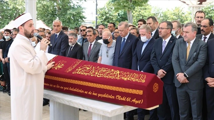Cumhurbaşkanı Erdoğan, Göksel Gümüşdağ'ın annesinin cenaze törenine katıldı