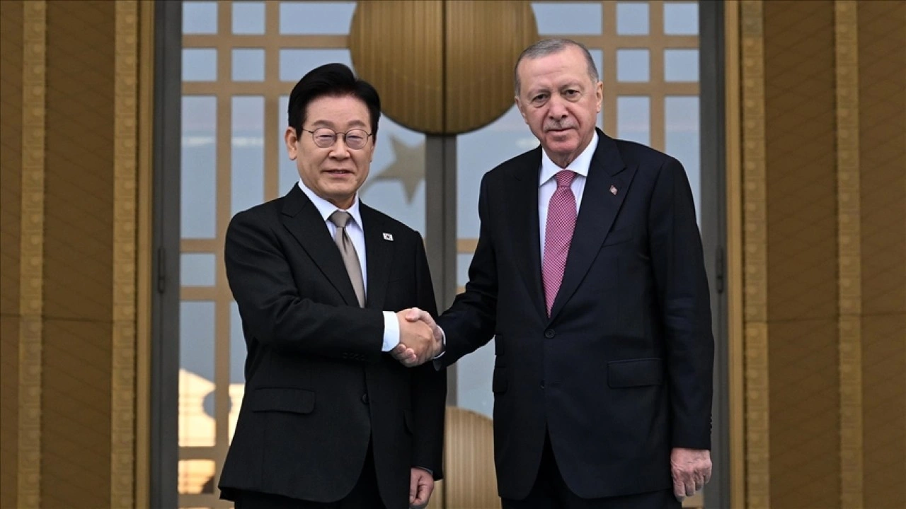 Cumhurbaşkanı Erdoğan, Güney Kore Devlet Başkanı Lee'yi resmi törenle karşıladı