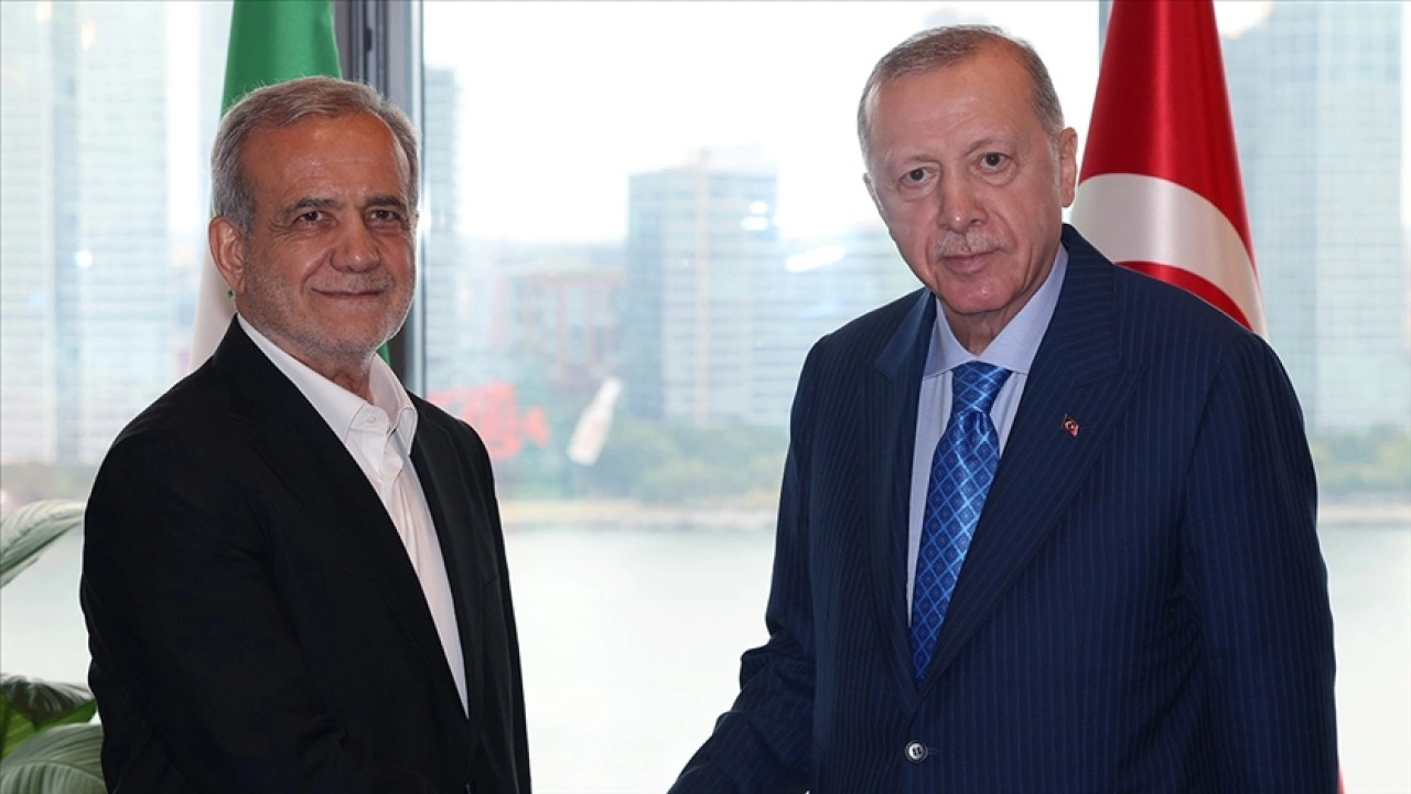 Cumhurbaşkanı Erdoğan, İran Cumhurbaşkanı Pezeşkiyan ile telefonda görüştü
