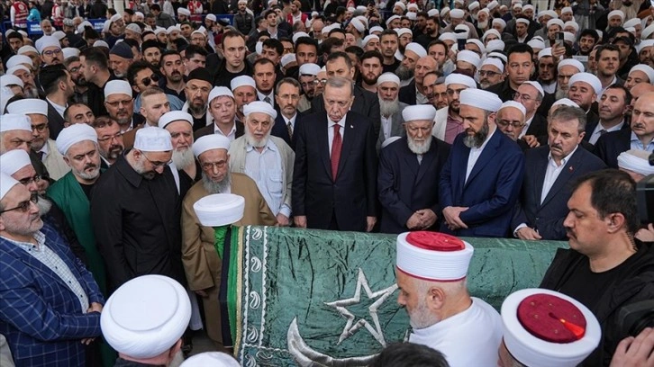 Cumhurbaşkanı Erdoğan, İsmailağa Cemaati lideri Kılıç'ın cenaze törenine katıldı