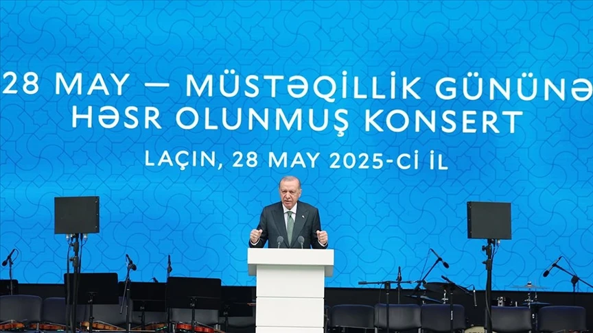 Cumhurbaşkanı Erdoğan: Karabağ Zaferi Azerbaycan'ı çok daha güçlü ve müreffeh kılıyor