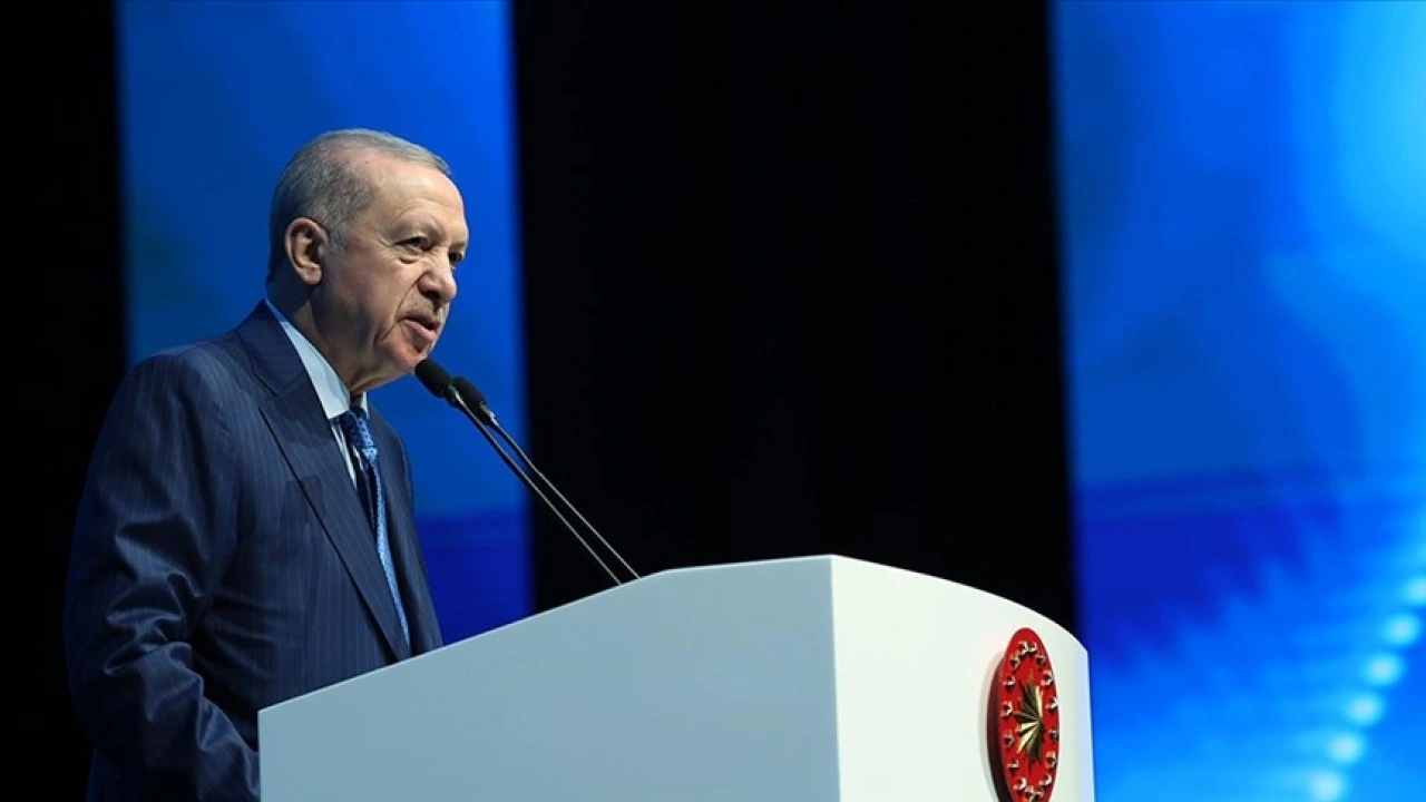 Cumhurbaşkanı Erdoğan: Kızılayımız Gazzeli kardeşlerimizi asla yalnız bırakmamıştır