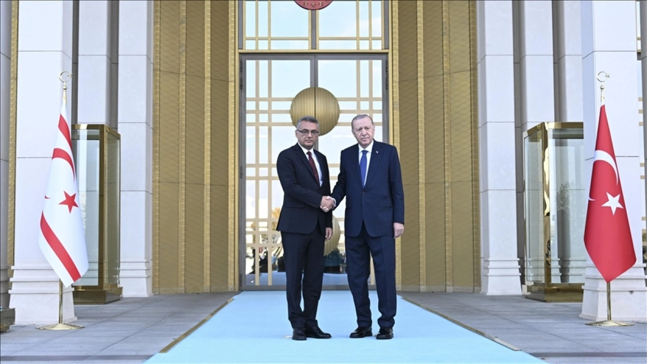 Cumhurbaşkanı Erdoğan, KKTC Cumhurbaşkanı Erhürman'ı resmi törenle karşıladı