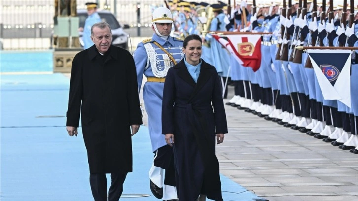 Cumhurbaşkanı Erdoğan, Macaristan Cumhurbaşkanı Novak'ı resmi törenle karşıladı