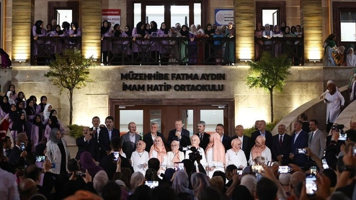 Cumhurbaşkanı Erdoğan, Müzehhibe Fatma Aydın İmam Hatip Ortaokulunun açılışına katıldı