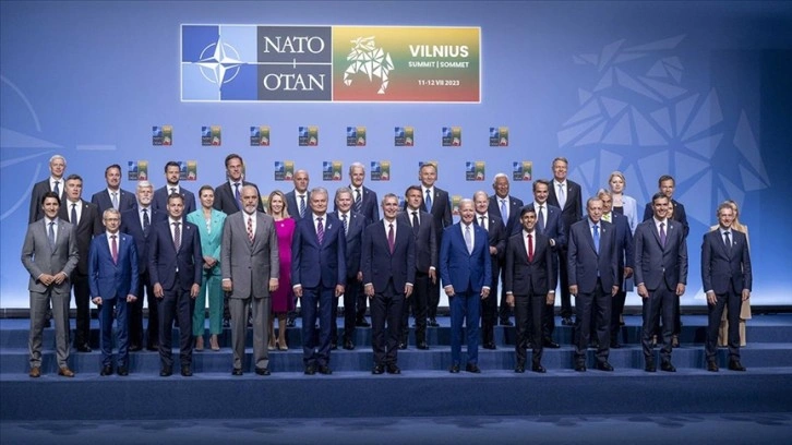 Cumhurbaşkanı Erdoğan, NATO Liderler Zirvesi'nde aile fotoğrafı çekimine katıldı
