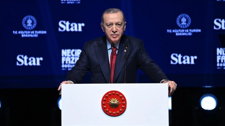Cumhurbaşkanı Erdoğan 'Necip Fazıl Ödülleri' töreninde konuştu: Türk sporunun tartışmalarla değil başarılarla gündeme gelmesini arzu ediyoruz