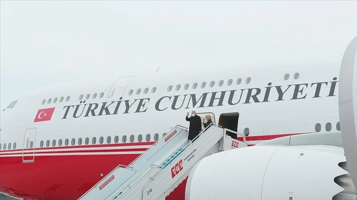 Cumhurbaşkanı Erdoğan, Özbekistan'daki temaslarını tamamlayarak yurda döndü