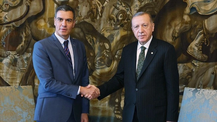 Cumhurbaşkanı Erdoğan, Prag'da İspanya Başbakanı Sanchez'i kabul etti