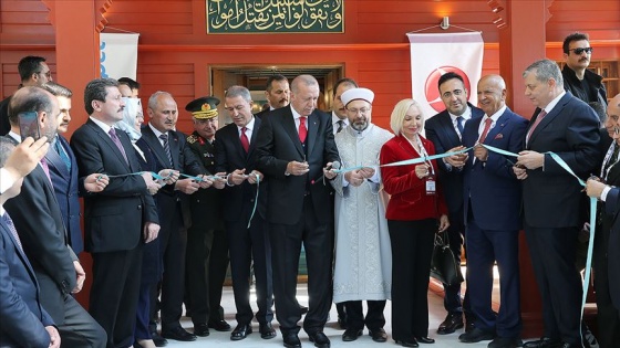Cumhurbaşkanı Erdoğan Şehitler Abidesi'nde düzenlenen törene katıldı