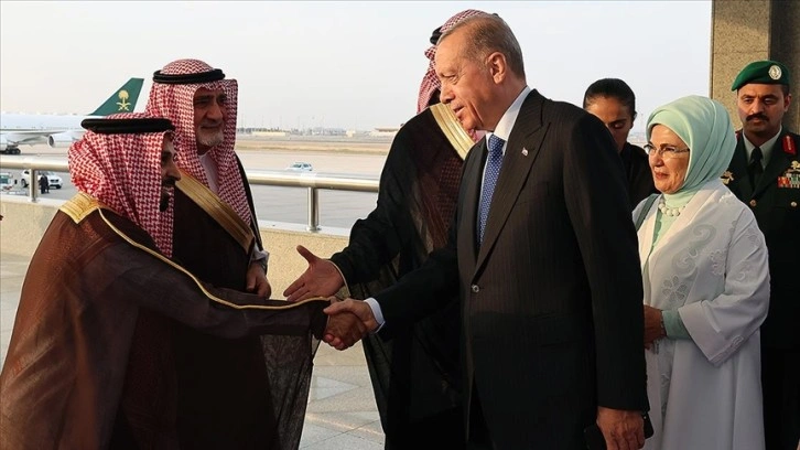 Cumhurbaşkanı Erdoğan Suudi Arabistan'da