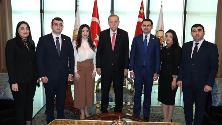 Cumhurbaşkanı Erdoğan, Yeni Azerbaycan Partisi Gençler Birliği heyetini kabul etti