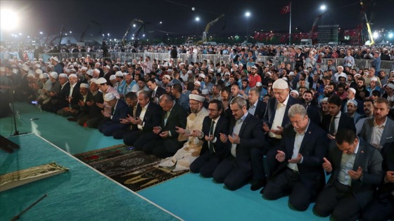 Cumhurbaşkanı Erdoğan Yenikapı’da düzenlenen 'Enderun Teravihi'ne katıldı