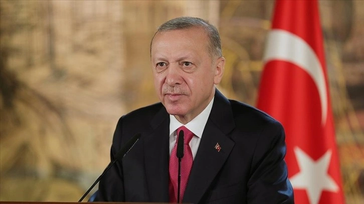 Cumhurbaşkanı Erdoğan'dan Galatasaray Kulübü Başkanı Özbek'e tebrik telefonu