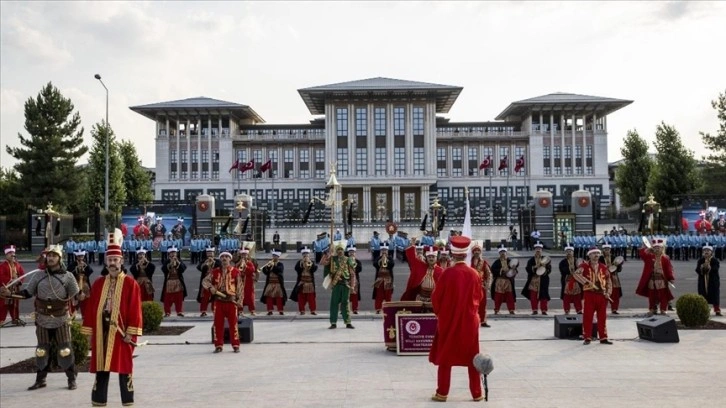 Cumhurbaşkanlığı Muhafız Alayı Bando konseri ve nöbet değişimi gösterisi gerçekleştirildi