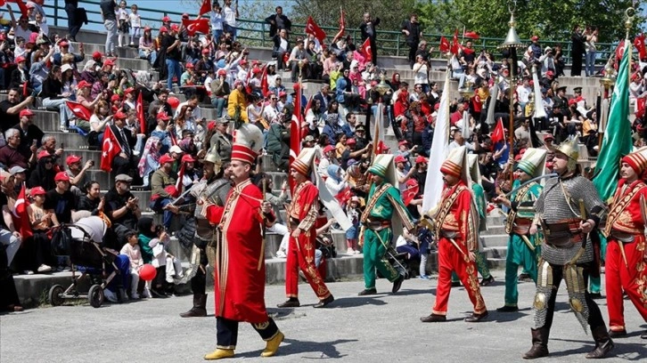 Cumhurbaşkanlığı Muhafız Alayı ve MSB Mehteran Birliği Samsun'da gösteri sundu