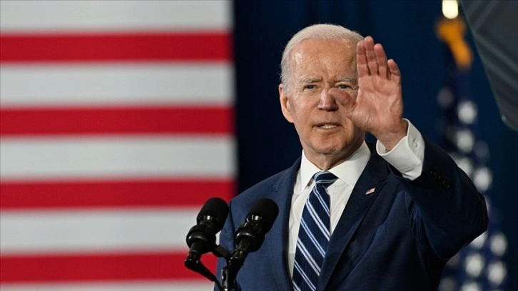 Cumhuriyetçiler Biden'ın boşlukla tokalaşmasını mizah konusu yaptı