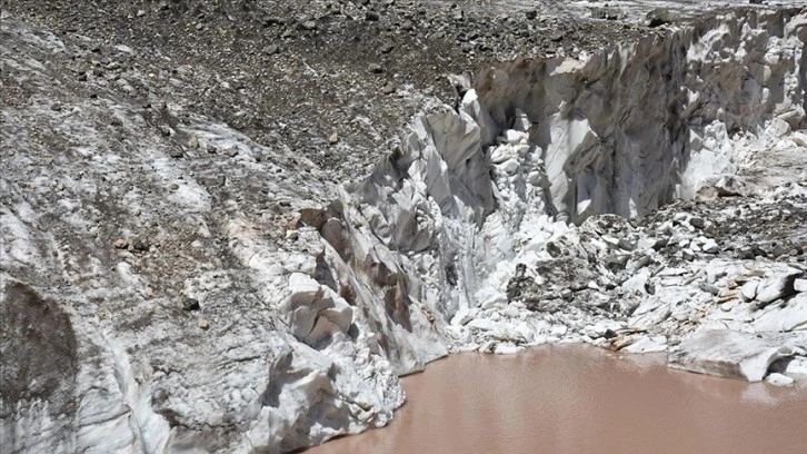 Dağcılar buz tırmanışını Cilo'da öğrenecek