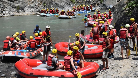 Dalaman Çayı'nda rafting heyecanı turistleri cezbediyor